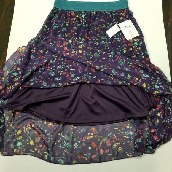 Lularoe skirt size small NWT - Picture 6 of 6
